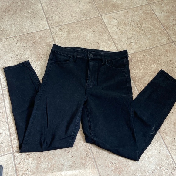 American Eagle Ripped Knee Skinny Jean - Picture 1 of 5